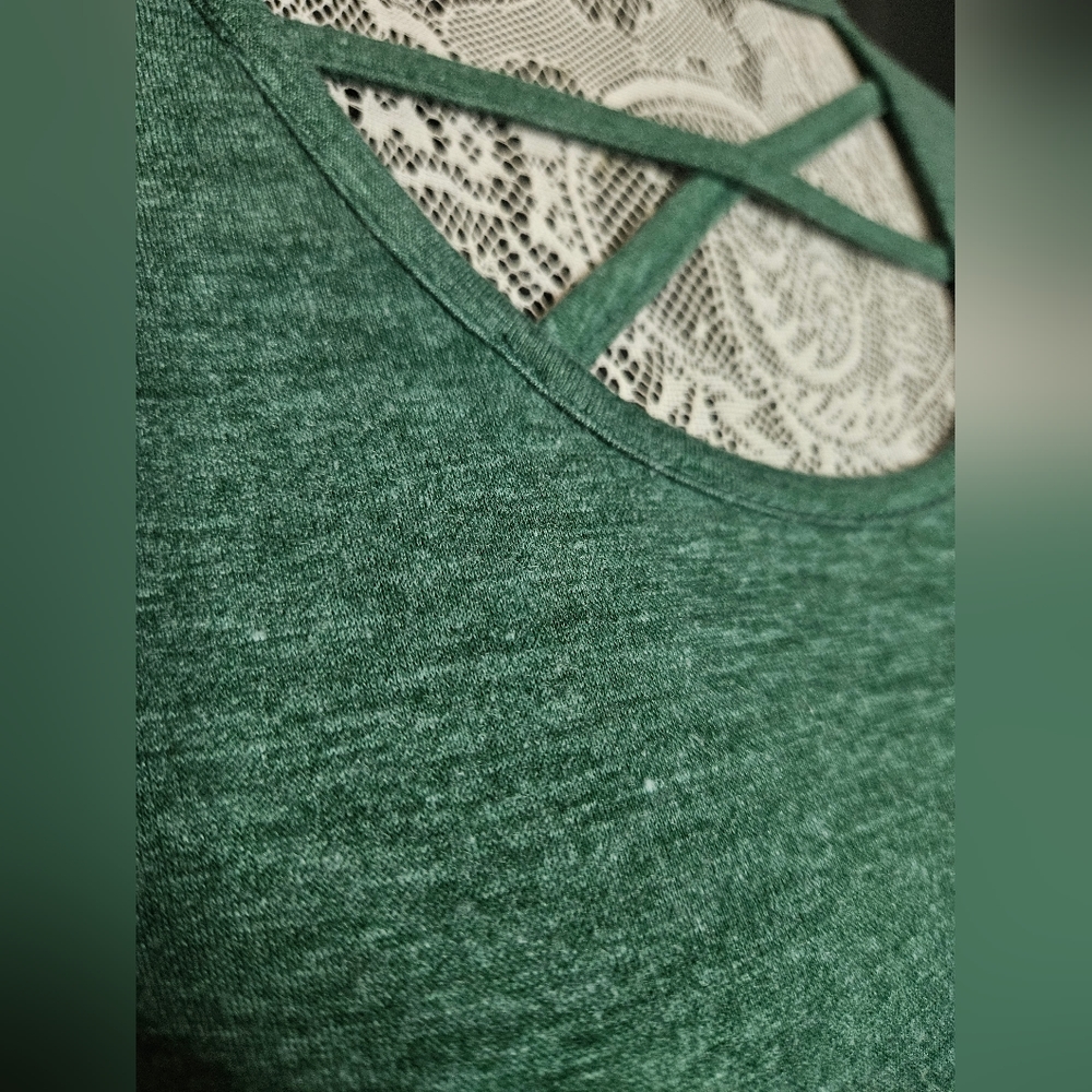 Basic Top - Picture 2 of 4